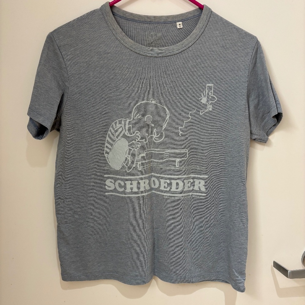 Uniqlo Women’s Peanuts Schroeder at the Piano Tee blue size M